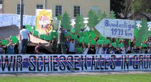 Fans von Austria Salzburg auf dem Weg Richtung Bundesliga