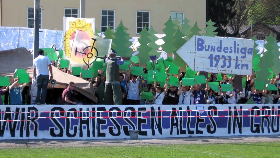 Fans von Austria Salzburg auf dem Weg Richtung Bundesliga